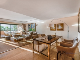 Bendinat. Apartment. Right on the golf course. Sea view from the facility. Well maintained.