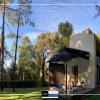 The property consists of 1100 m2 of land and 500 m2 of construction