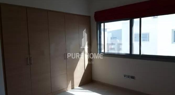 NO Commission and One Month Free - STYLISH Two Bedrooms Apartment