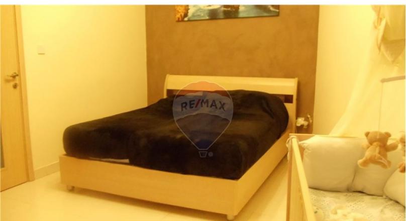 FGURA - APARTMENT Well priced and must be seen. !