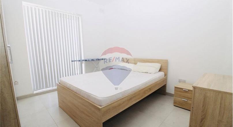 QRENDI - 3 bedrooms APARTMENT sold fully furnished