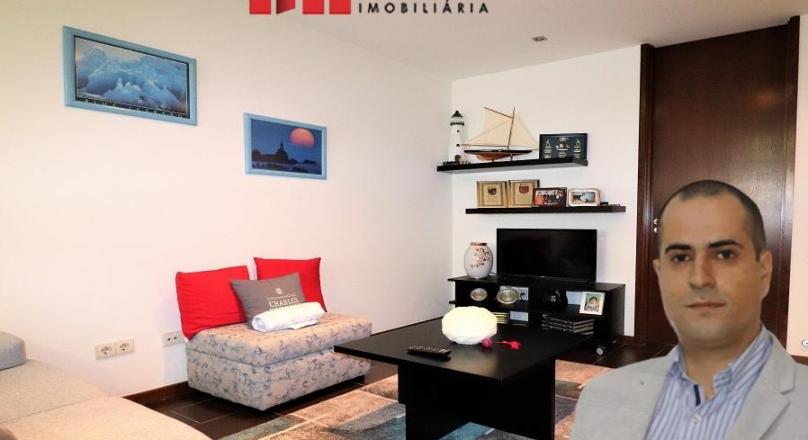 SALE OF SEMI NEW APARTMENT, WITH TERRACE, AVER-O-MAR BEACH, PÓVOA DE VARZIM