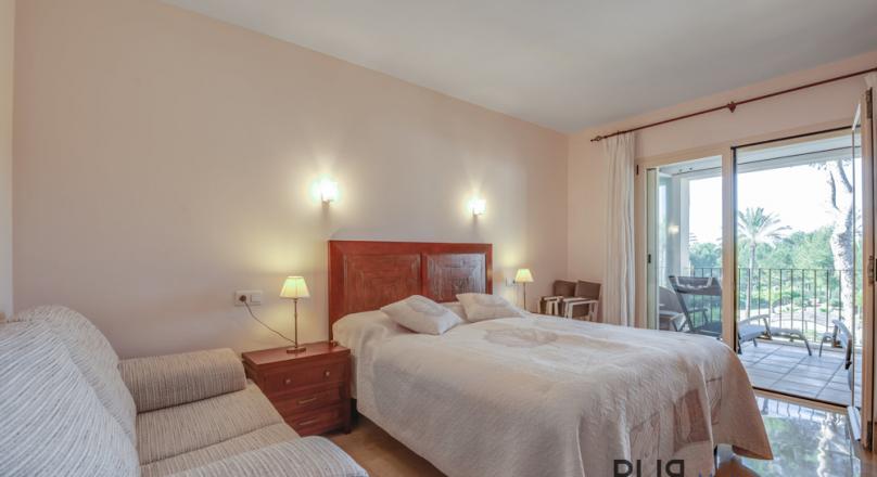 Santa Ponsa. Between the golf courses and Port Adriano. Apartment. Fully furnished.