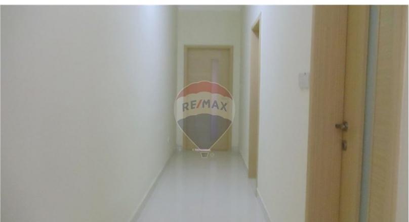 FGURA - APARTMENT Well priced and must be seen. !
