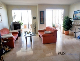 Puig de Ros. Penthouse. With a large roof terrace. And short distances to Palma.