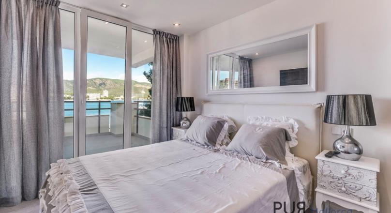 Apartment. Completely renovated. Torrenova. First sea line. Sea view.