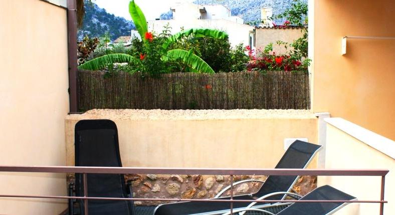 Townhouse with pool and holiday rental license