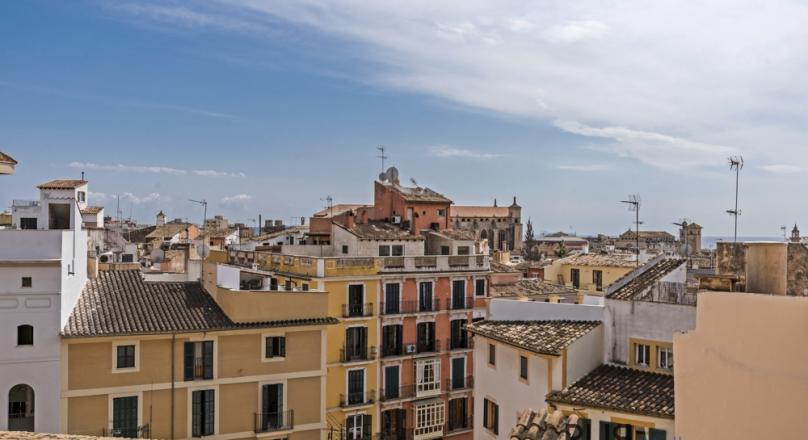 Placa Major. Penthouse. Roof terrace. Total redone. More does not have to be said.