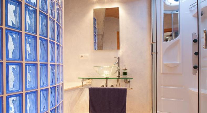 Townhouse with pool and holiday rental license