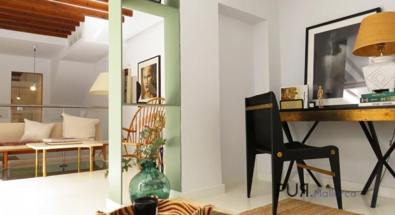 n the middle of the old town. A few minutes to the beach. Luxuriously renovated.