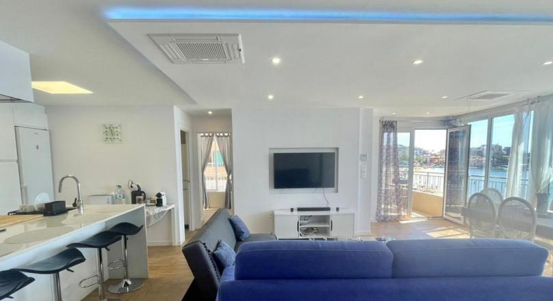 Apartment facing the Sea