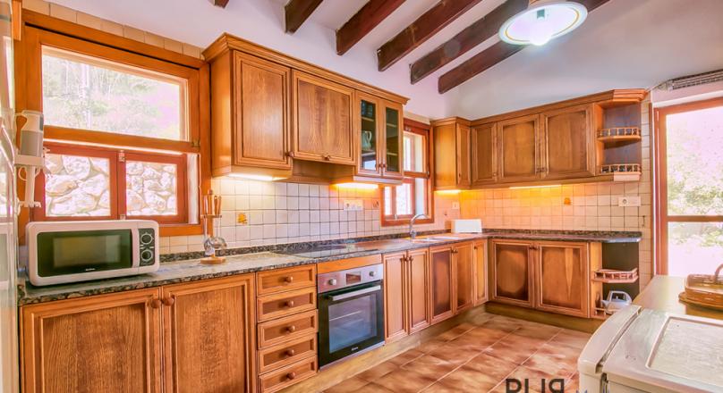 Cala Deia. Your new house beach. A house. A truly rare offer. Mallorca PUR.