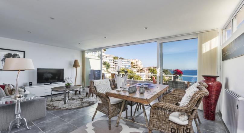 Location. Look. Equipment. Perfecto. And the beach on your doorstep.