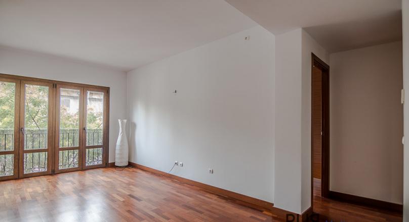 Santa Catalina. Apartment. Rehabilitated. With parking. With terrace.