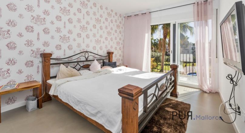 Apartment. Four bedrooms. Very well maintained facility. Top Renovated.