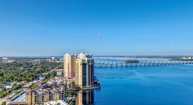 3000 Oasis Grand BLVD #1007