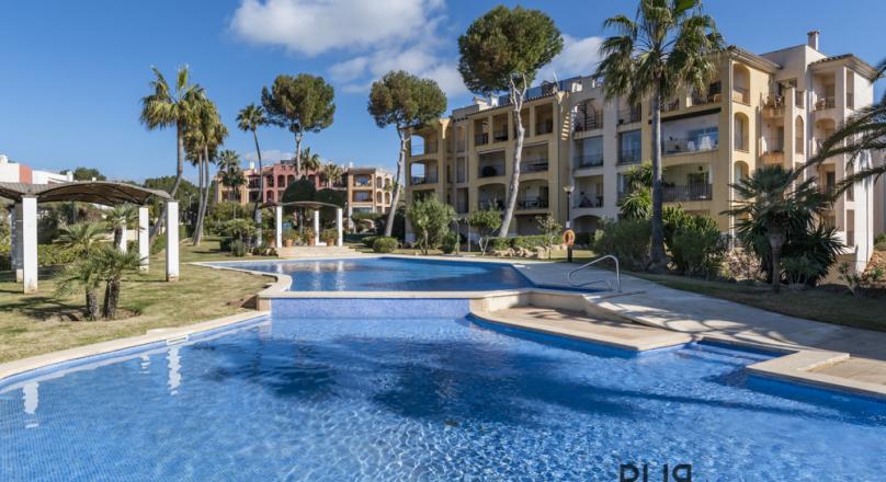 Santa Ponsa. Between the golf courses and Port Adriano. Apartment. Fully furnished.