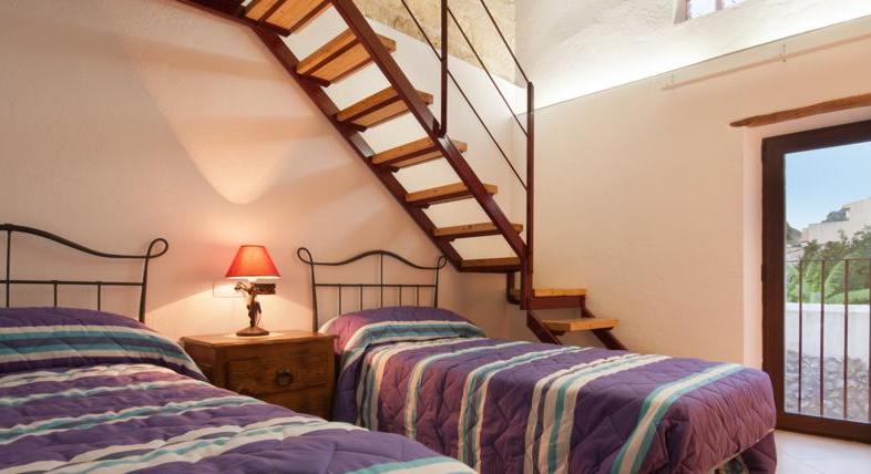 Townhouse with pool and holiday rental license