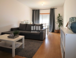 Apartament 2 dhoma gjumi në gjendje të shkëlqyer disa minuta nga qendra e Póvoa de Varzim