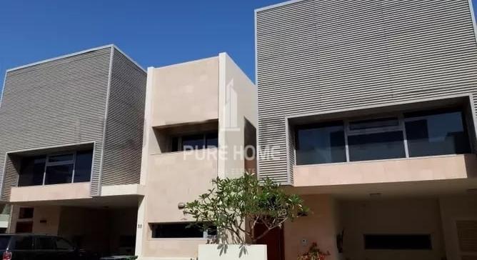 NO Commission and One Month Free - STYLISH Two Bedrooms Apartment