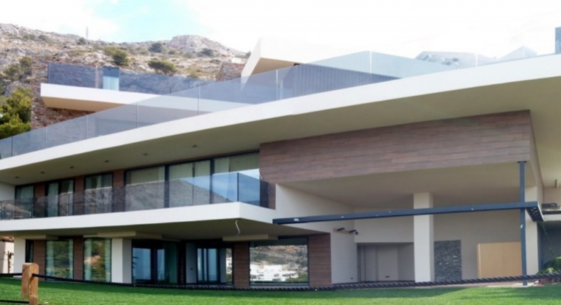 Modern luxury villa for sale in Altea Hills with sea views