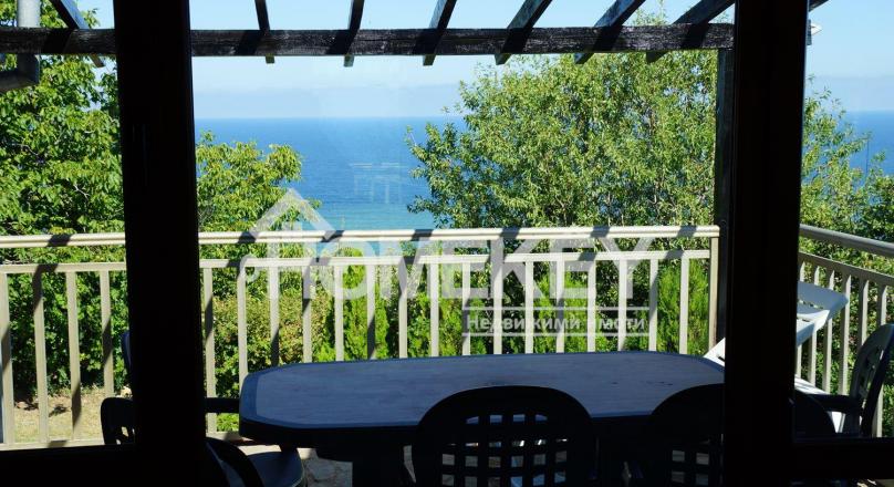 SEA VIEW! FOUR BEDROOMS! QUIET AND PEACEFUL PLACE!