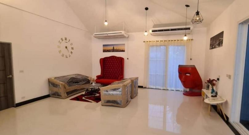 Freehold Thai Villa House in Pahklok