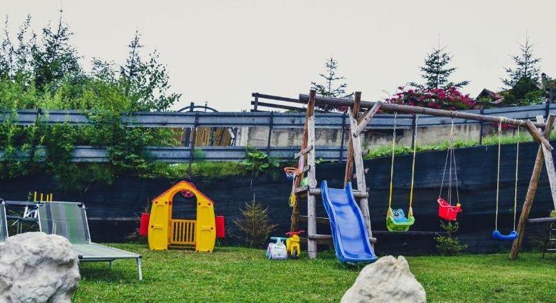 Chosen Pension, on 1,400 sqm land, in a mountain rainbow