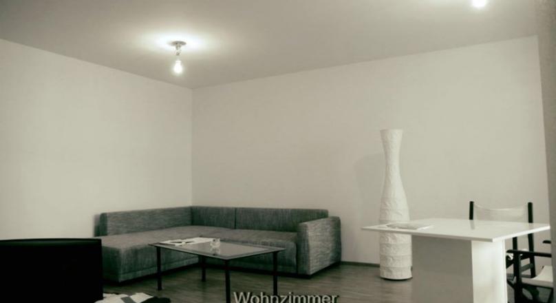 DÜSSELDORF. FOR RENT: Spacious 2 room apartment. Underground parking space. Elevator. Balcony...