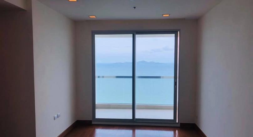 3 bedrooms · 3 bathrooms · Apartment