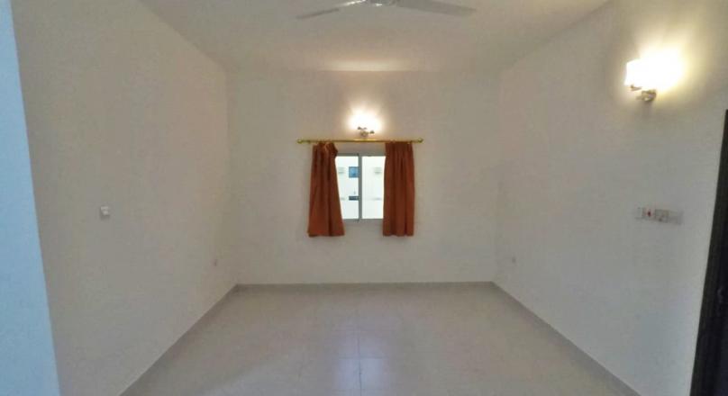 Three bedrooms Unfurnished flat for rent in Galali