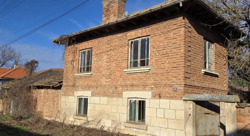 Bulgarian house for sale in village Ostritsa