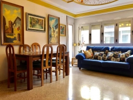 Apartment with elevator for sale 600 meters from Plaza de España
