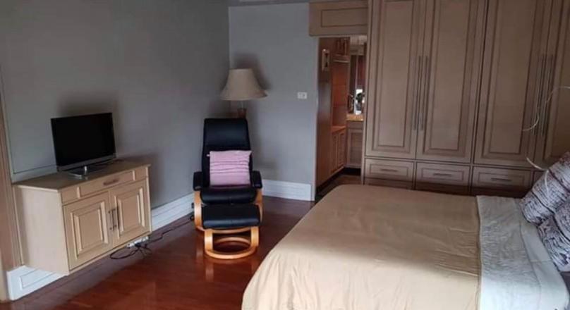 A 90Sq M one apartment bedroom at Hillside condo