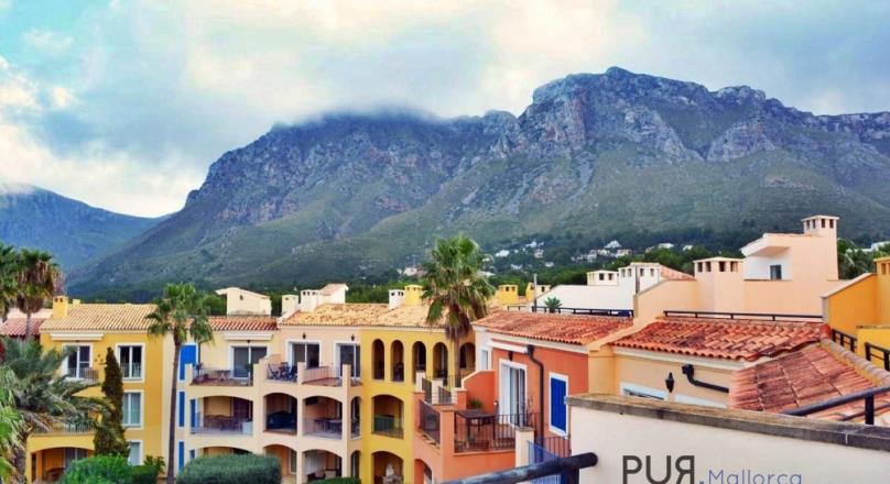 Here you have peace. Really calm. In the north of the island. With a view over the Bay of Alcudia.