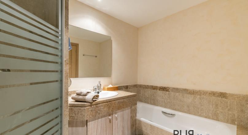 Santa Ponsa. Between the golf courses and Port Adriano. Apartment. Fully furnished.
