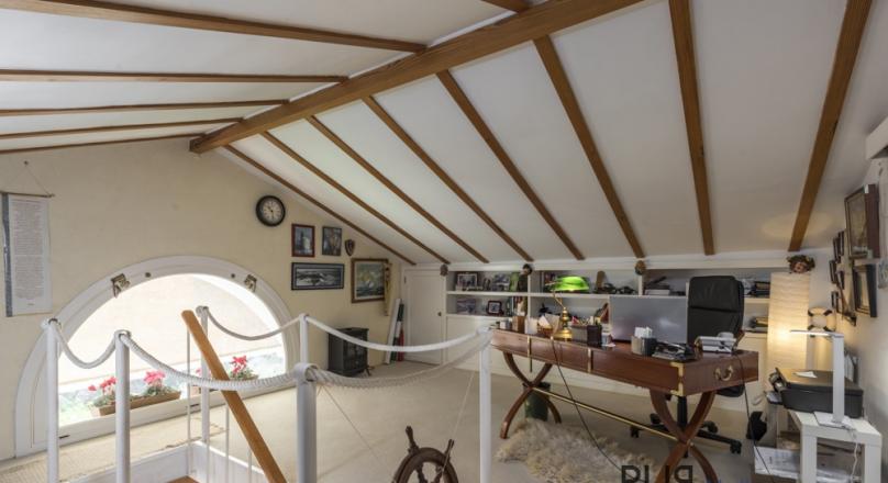 Above Puerto Portals. Costa den Blanes. Villa on a flat plot. With sea view.