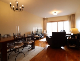 Fantastic 3 bedroom apartment located on the 2nd line of beach in Póvoa de Varzim