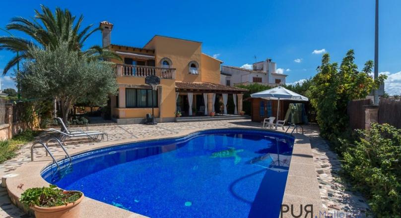Feel good on mallorquin. A stone's throw to Palma and the airport. And a lot of space. 