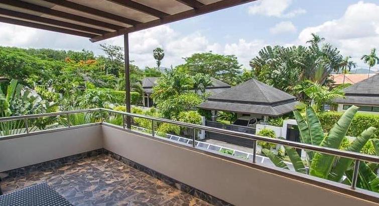 REDUCED - OFFER-3 bedroom pool