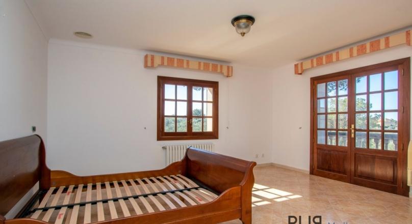 Las Palmeras. Near Llucmayor. Large villa with pool. Get out of your sleeping beauty.