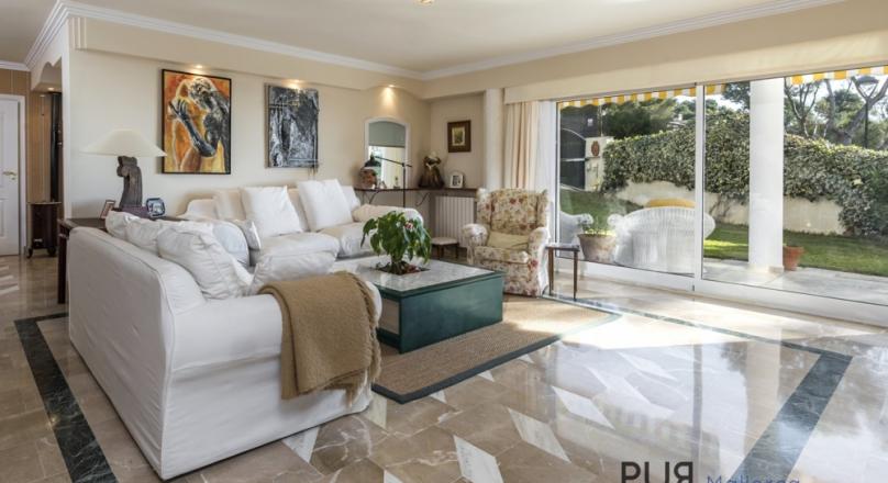 Above Puerto Portals. Costa den Blanes. Villa on a flat plot. With sea view.