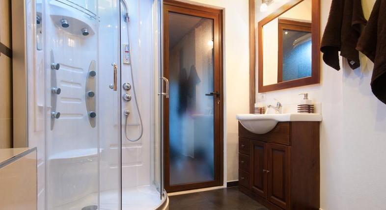 Townhouse with pool and holiday rental license