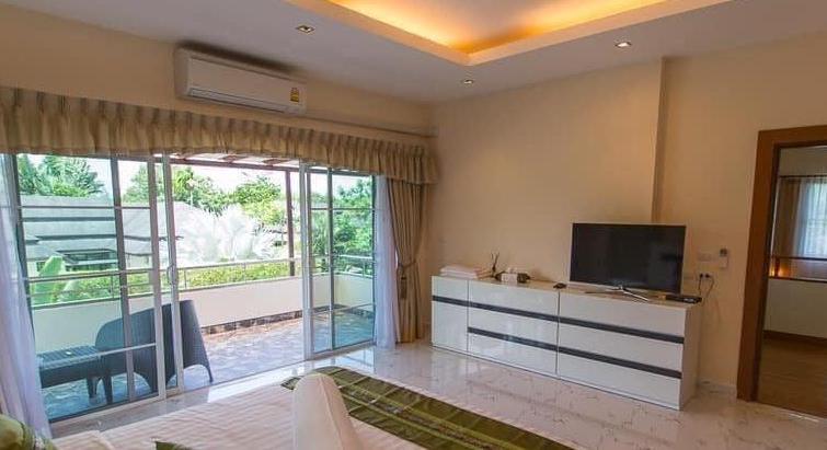 REDUCED - OFFER-3 bedroom pool