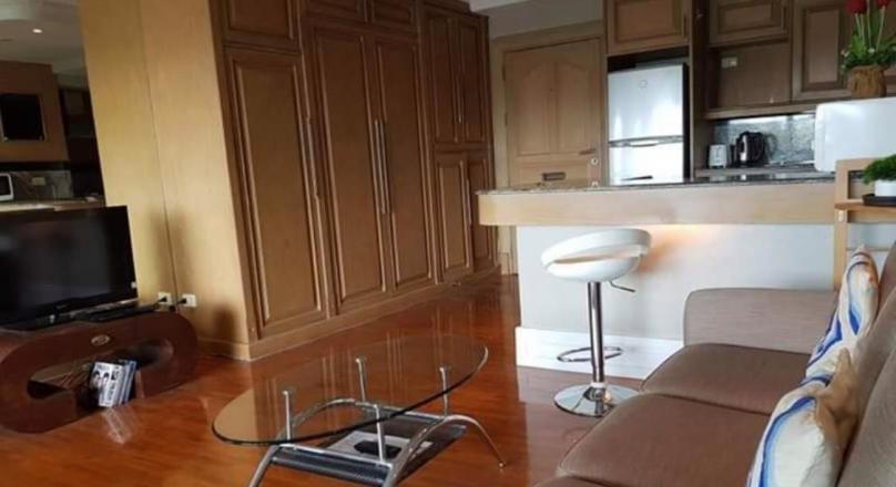 A 90Sq M one apartment bedroom at Hillside condo