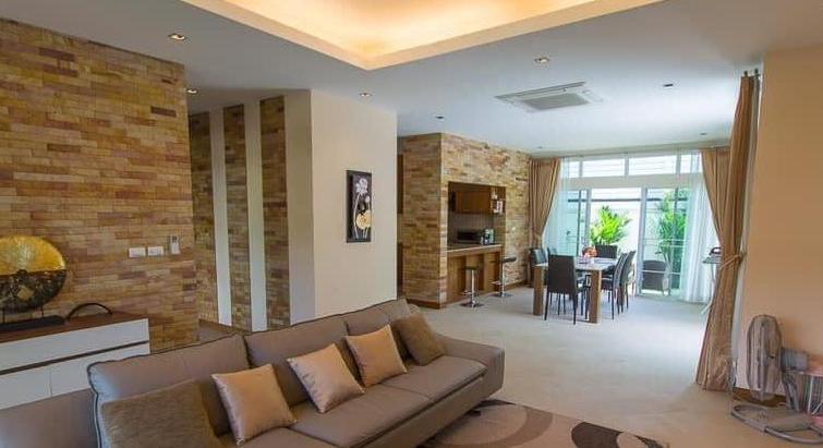 REDUCED - OFFER-3 bedroom pool