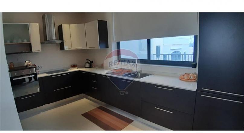 BIRZEBBUGA - New on the Market comes this Bright and Airy PENTHOUSE 