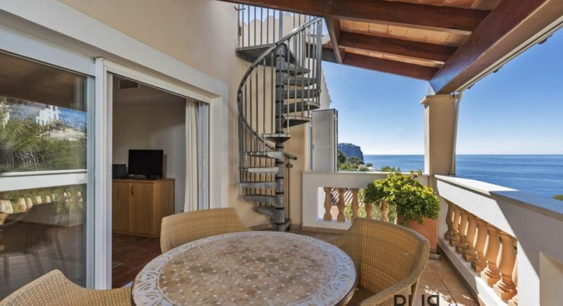 Penthouse in Port d'Andratx in small complex with great views.