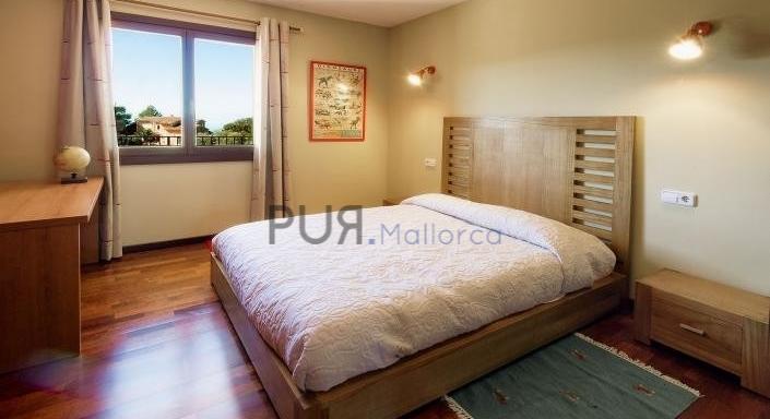 A mansion. In Valldemossa. In the exclusive residential area of the famous place.