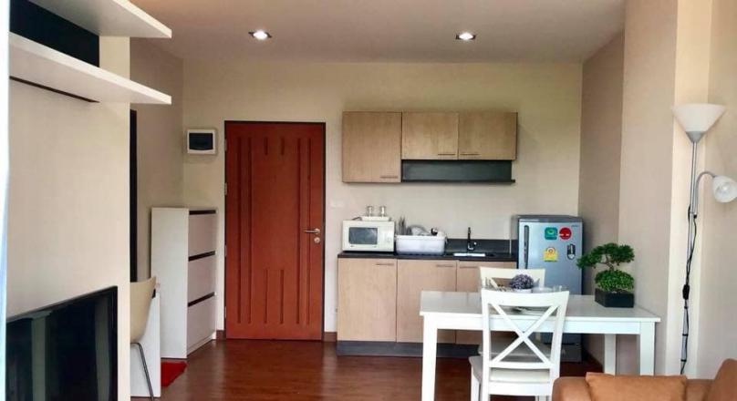 A 35Sq M one apartment bedroom near Nimmanheamin, Chiang mai university, Maya mall and Local market.
